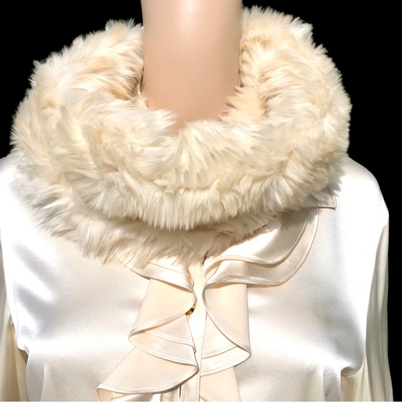 Cream faux fur and silver sequin neck warmer NWT - Picture 11 of 13